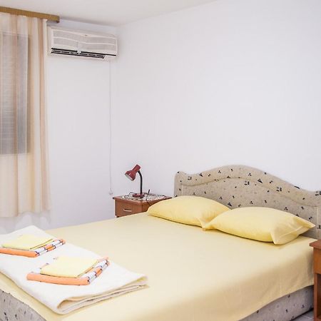 Apartmani Ksenija Petrovac Exterior photo